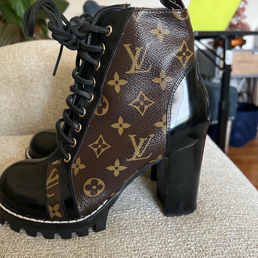 LOUIS VUITTON STAR TRAIL ANKLE BOOTS